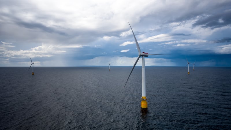 Photo-Øyvind-Gravås-2F-Woldcam-Statoil-Hywind-Scotland-5-turbines-at-Buchan-Deep-August-2017-1570154